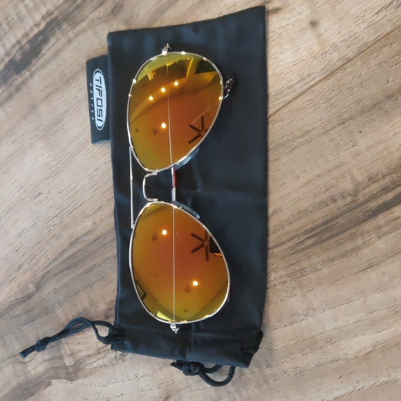 EUC Aviator sunglasses - Picture 4 of 4